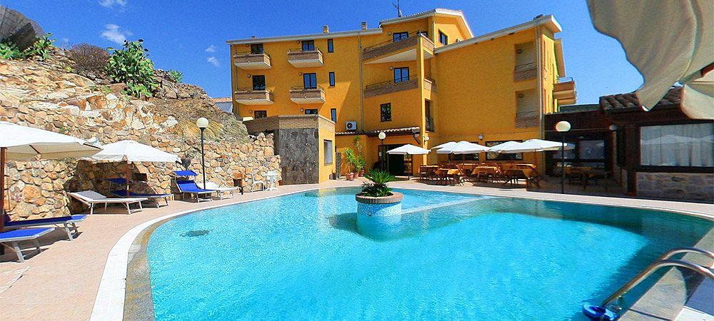 SantʼAnna Arresi Hotel Le Palme מראה חיצוני תמונה