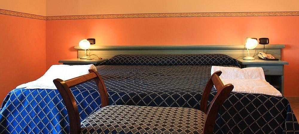 SantʼAnna Arresi Hotel Le Palme מראה חיצוני תמונה