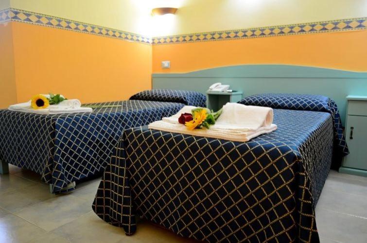 SantʼAnna Arresi Hotel Le Palme מראה חיצוני תמונה