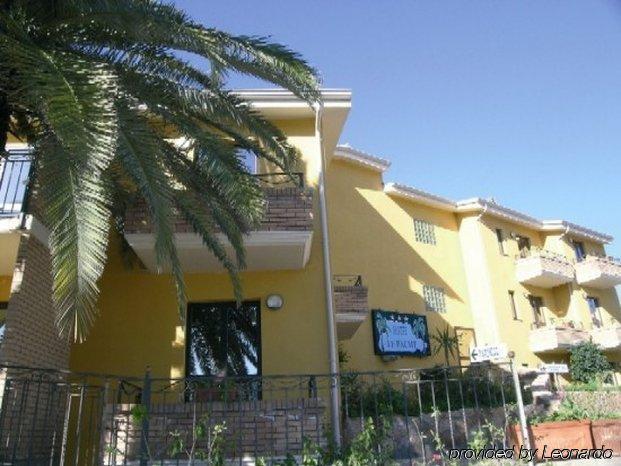 SantʼAnna Arresi Hotel Le Palme מראה חיצוני תמונה