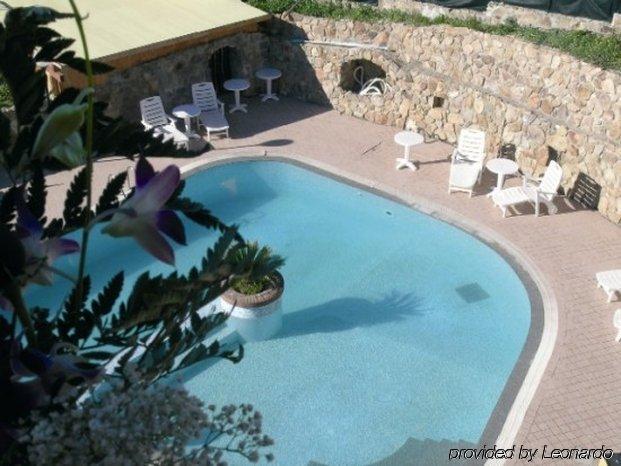 SantʼAnna Arresi Hotel Le Palme מראה חיצוני תמונה