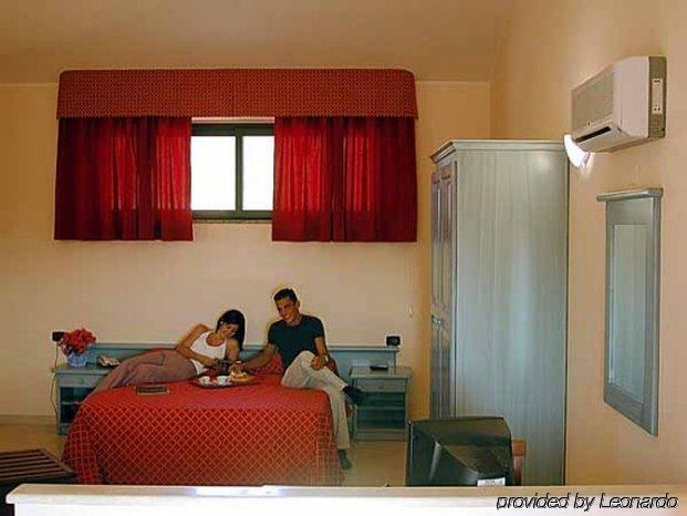 SantʼAnna Arresi Hotel Le Palme מראה חיצוני תמונה